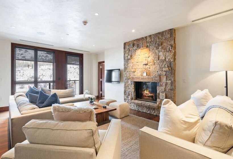 דירת שני חדרים, Solaris Residences