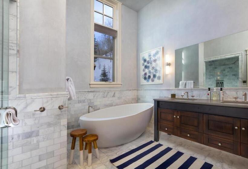 شقة غرفة واحدة, The Auberge Residences At Element 52