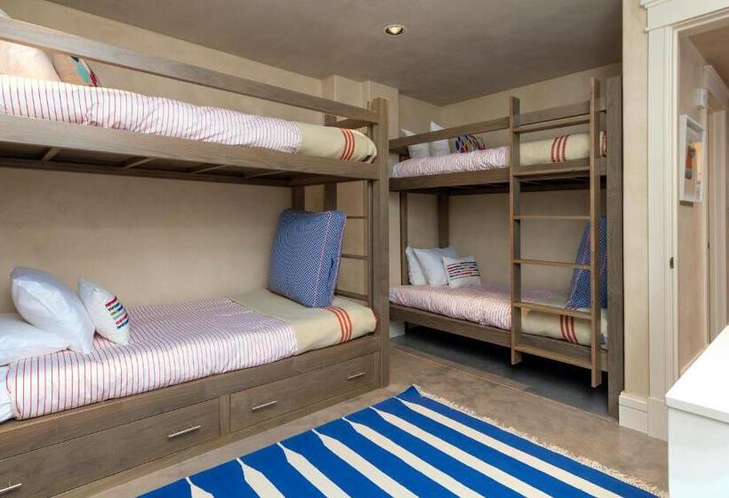 شقة غرفة واحدة, The Auberge Residences At Element 52