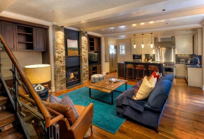 شقة غرفة واحدة, The Auberge Residences At Element 52