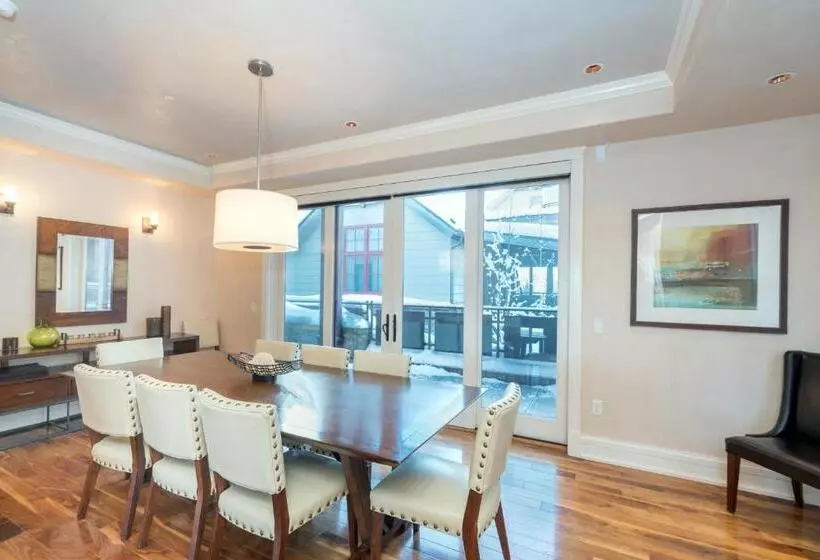 バルコニー付き１ベッドルームアパートメント, The Auberge Residences At Element 52