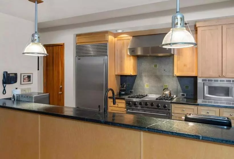 スタンダード４人部屋, The Auberge Residences At Element 52