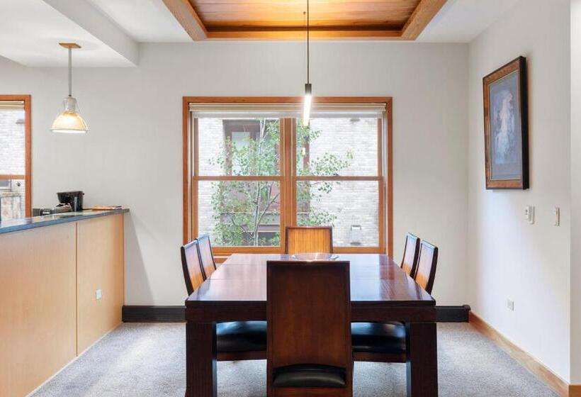 חדר סטנדרט לארבעה, The Auberge Residences At Element 52