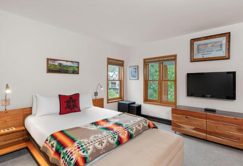 غرفة قياسية رباعية, The Auberge Residences At Element 52