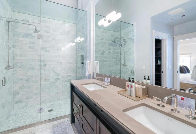 דירת שני חדרים, The Auberge Residences At Element 52