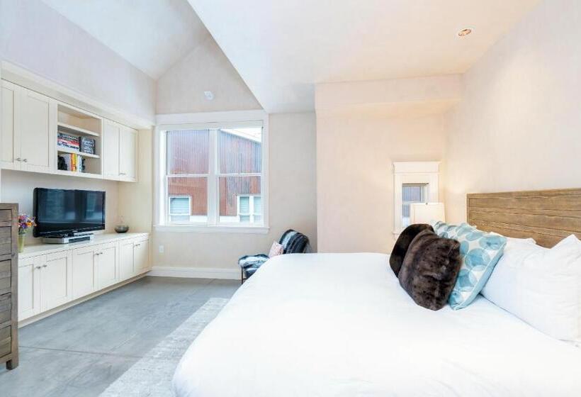 شقة غرفتين, The Auberge Residences At Element 52