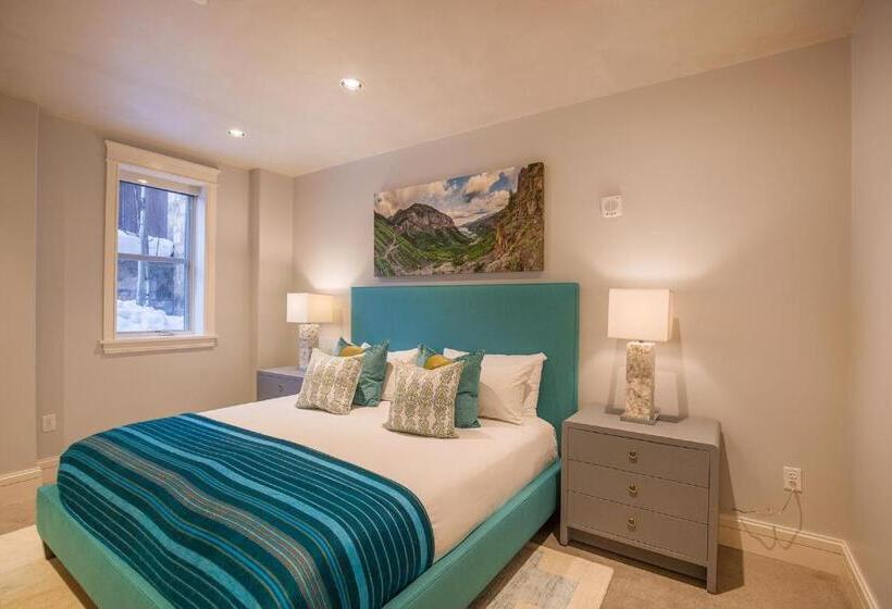 شقة غرفة واحدة, The Auberge Residences At Element 52