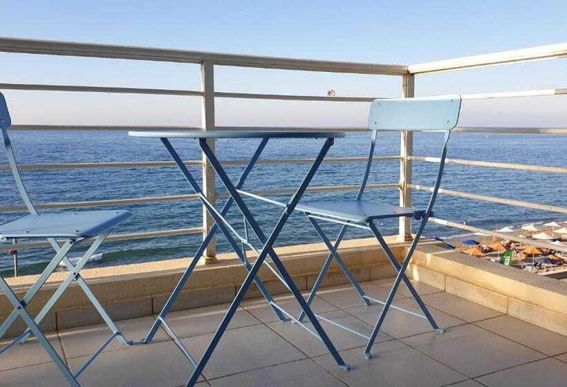 オーシャンビュースーペリアールーム, Ostria Studios