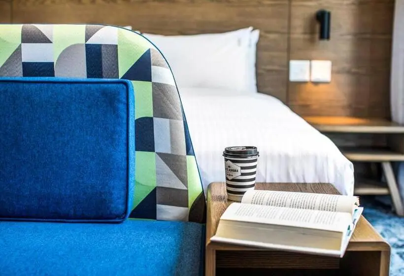 身障者適用クイーンサイズベッドルーム, Holiday Inn Express Melbourne Little Collins By Ihg