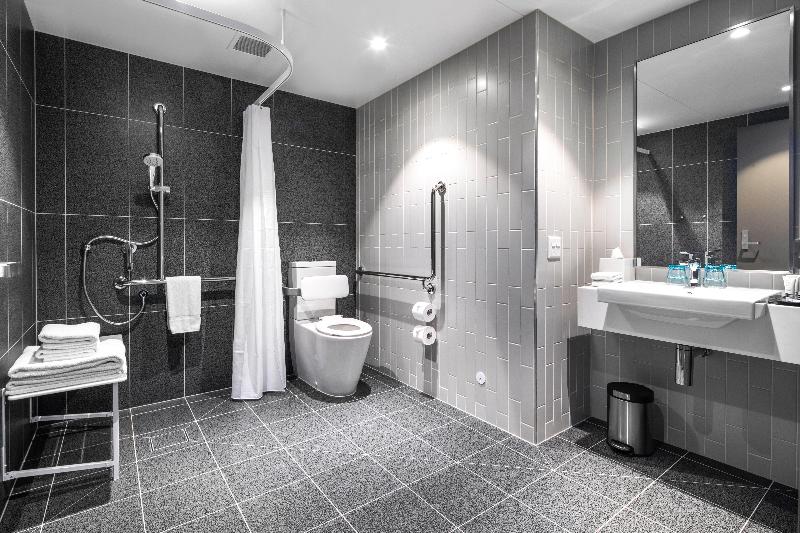 장애인을 위한 퀸사이즈 스탠다드 룸, Holiday Inn Express Melbourne Little Collins, An Ihg