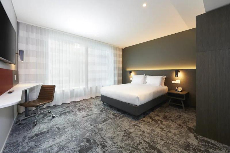 غرفة قياسية سرير ملكى لذوى الإحتياجات الخاصة, Holiday Inn Express Melbourne Little Collins, An Ihg