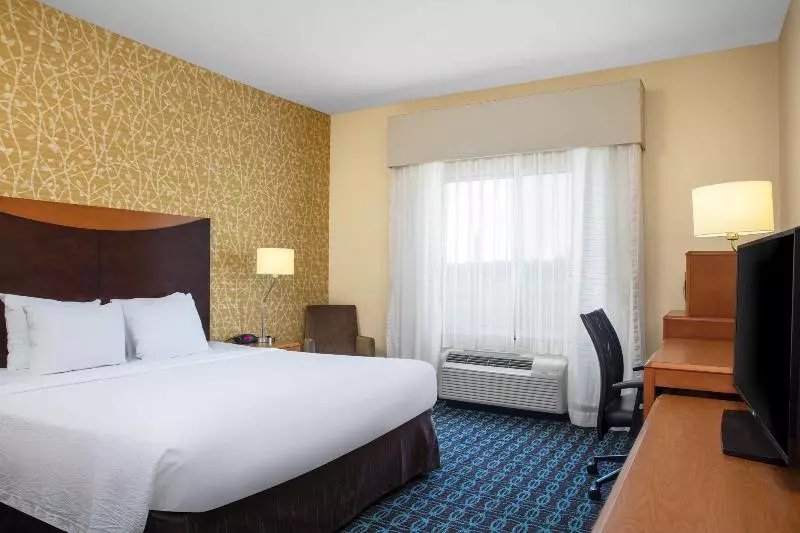 キングサイズベッドのスタンダードルーム, Fairfield Inn And Suites By Marriott Augusta