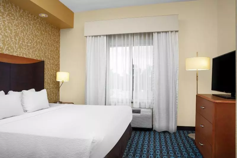 キングサイドベッドのスタンダードワンルーム, Fairfield Inn And Suites By Marriott Augusta