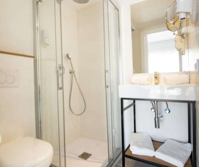 غرفة قياسية مزوَّدة بشُرفة, Hostal Blanca