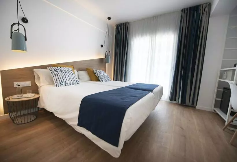 اتاق استاندارد با بالکن, Hostal Blanca