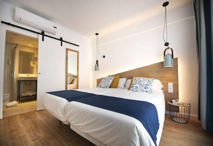 غرفة قياسية مزوَّدة بشُرفة, Hostal Blanca