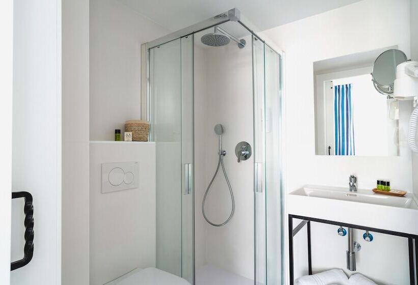 غرفة قياسية مزوَّدة بشُرفة, Hostal Blanca