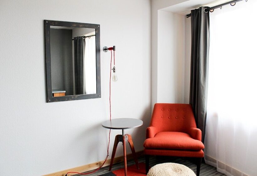 חדר סטנדרט עם מיטת קינג, Adrift