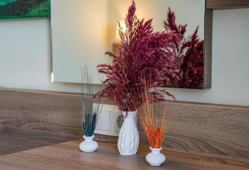 غرفة قياسية ثلاثية, Arsi Blue Beach