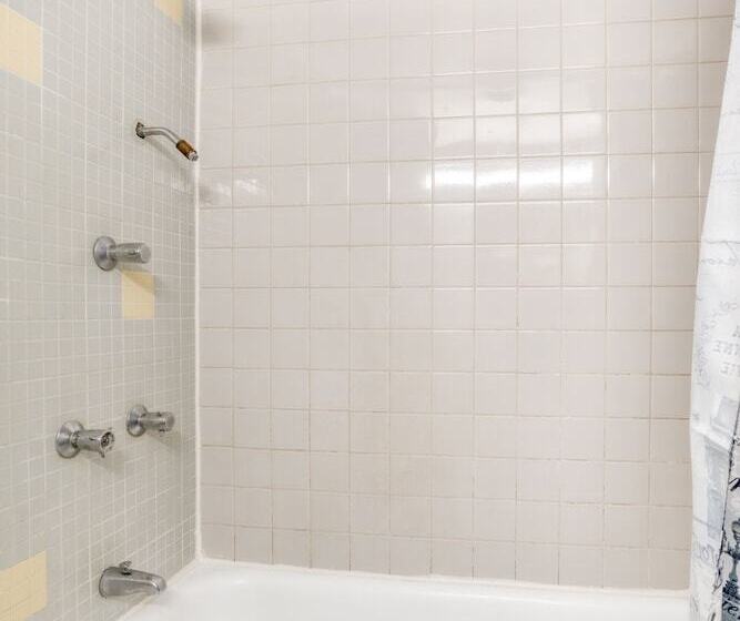 اتاق استاندارد, Bravo Inn Greensboro