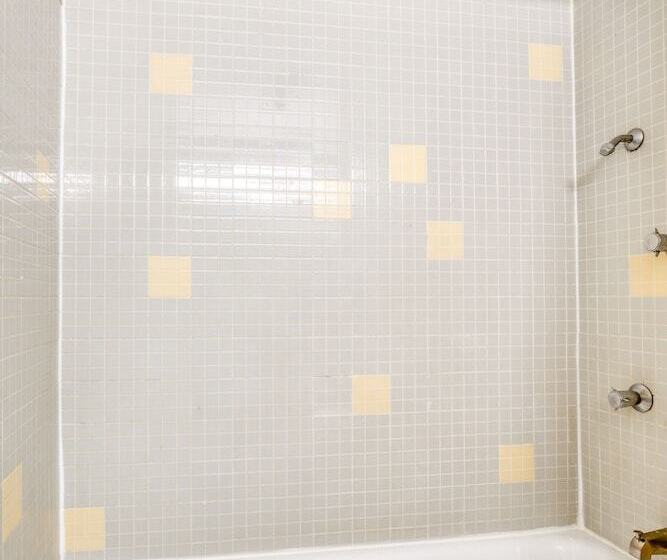 اتاق استاندارد با 2 تخت دوبل, Bravo Inn Greensboro