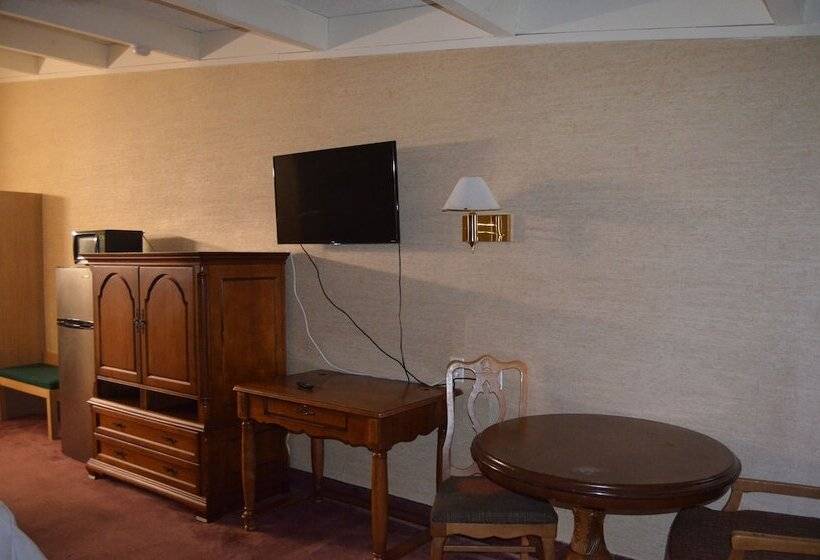 اتاق استاندارد با 2 تخت دوبل, Bravo Inn Greensboro