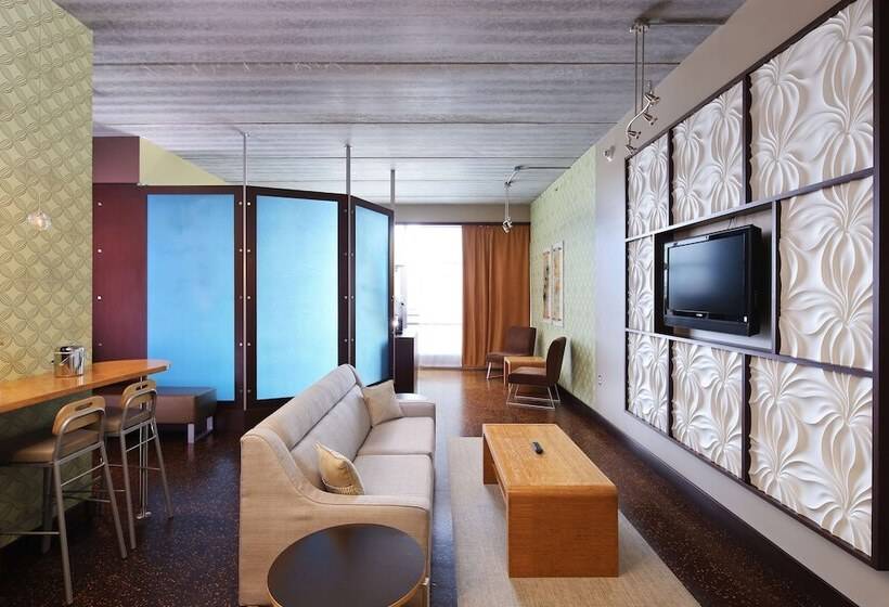 Студия Deluxe, Tulyp, Tapestry Collection By Hilton