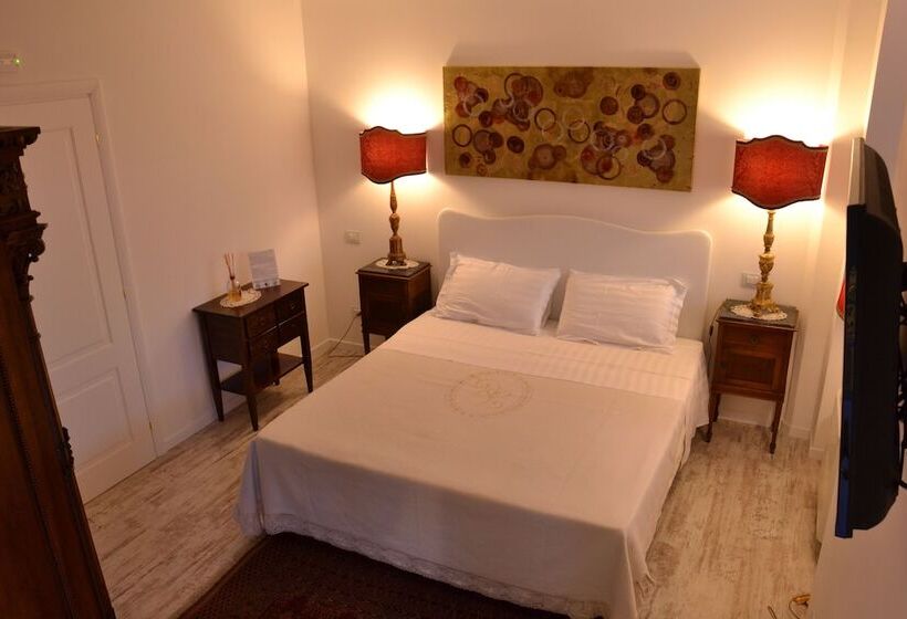سوئیت با بالکن, Domus Lina