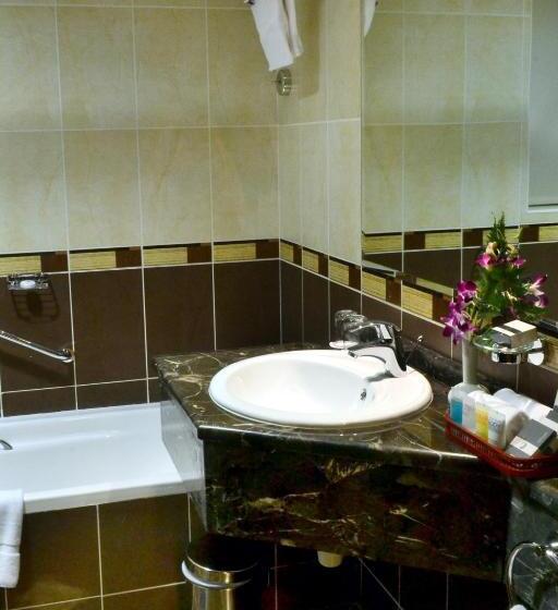 スタンダードスタジオ, Executive Suites Abu Dhabi