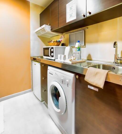 デラックススタジオ, Executive Suites Abu Dhabi