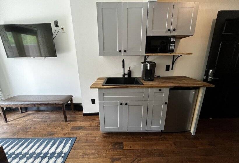 Suite 2 Dormitoris, Frisco