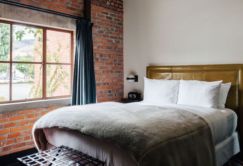 Номер Deluxe, Granada Hotel & Bistro