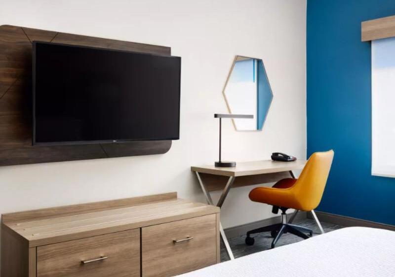 Стандартный Номер Кровать Кинг, Holiday Inn Express And Suites Wheeling, An Ihg