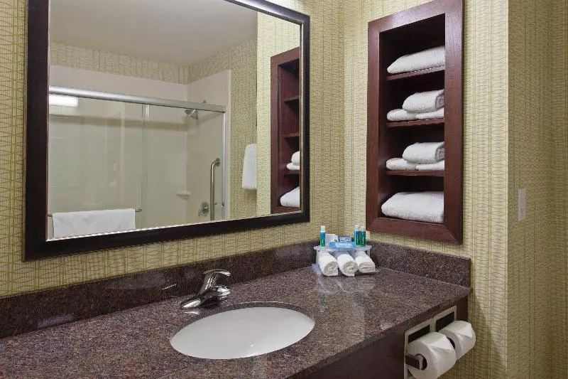 Sviitti King-vuode, Holiday Inn Express & Suites Tacoma Downtown, An Ihg