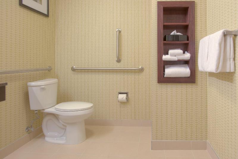 适合残疾人士使用的套间, Holiday Inn Express & Suites Tacoma Downtown, An Ihg