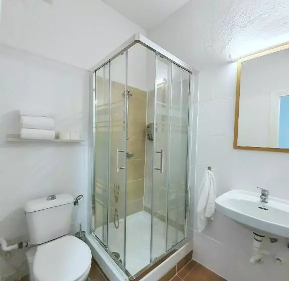 اتاق استاندارد چهار تخته, Hostal Alicante
