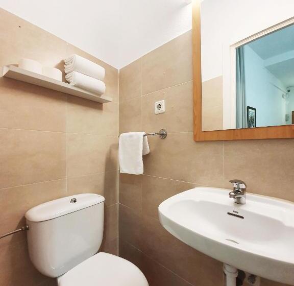 اتاق استاندارد سه نفره, Hostal Alicante