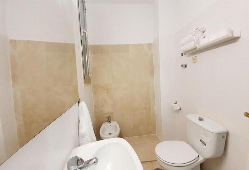 اتاق استاندارد سه نفره, Hostal Alicante