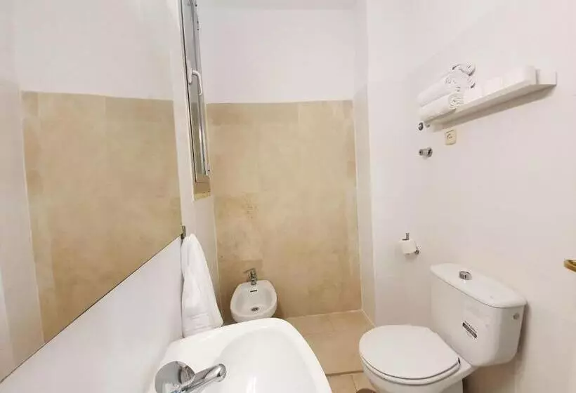 اتاق استاندارد سه نفره, Hostal Alicante