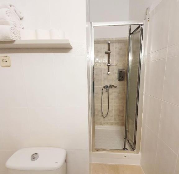 اتاق استاندارد سه نفره, Hostal Alicante