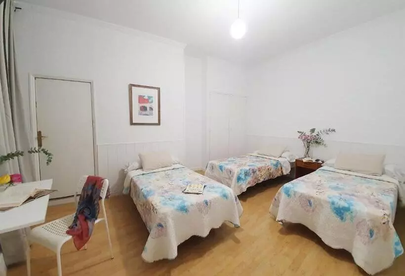 اتاق استاندارد سه نفره, Hostal Alicante