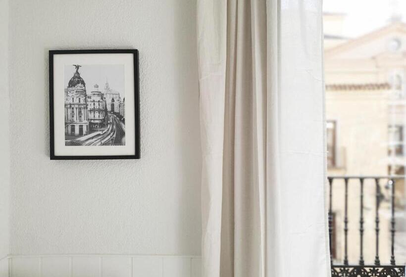 اتاق استاندارد سه نفره, Hostal Alicante