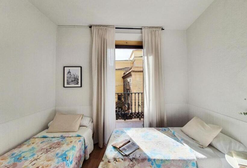 اتاق استاندارد سه نفره, Hostal Alicante