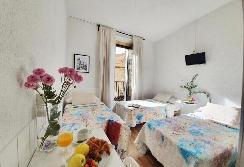 اتاق استاندارد سه نفره, Hostal Alicante