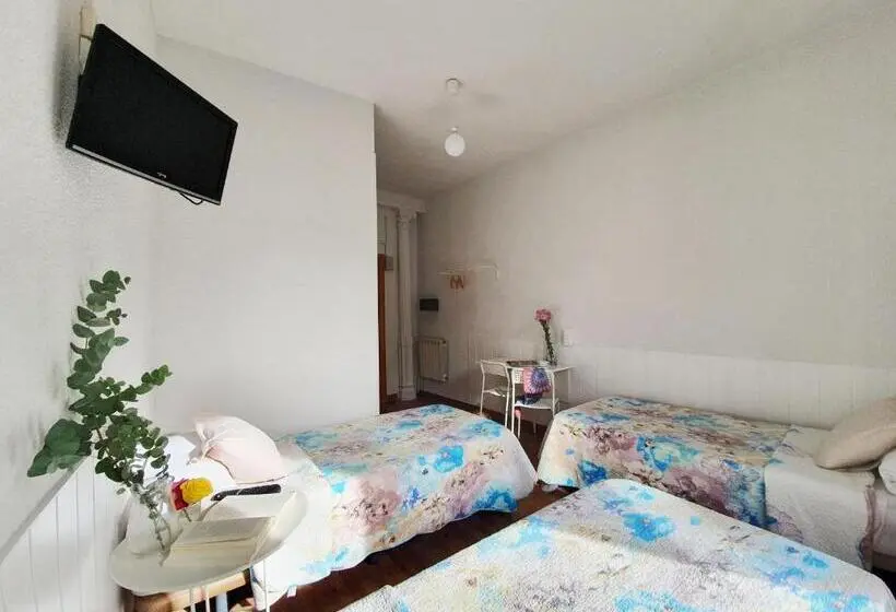 اتاق استاندارد سه نفره, Hostal Alicante