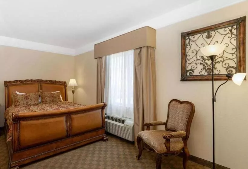 キングサイズベッドのスイートルーム, La Quinta By Wyndham Dodge City