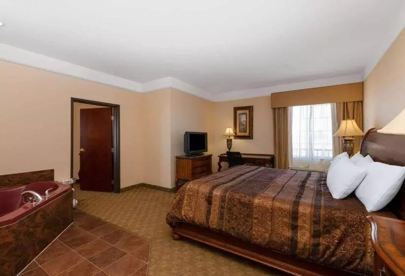 キングサイズベッドのスイートルーム, La Quinta By Wyndham Dodge City