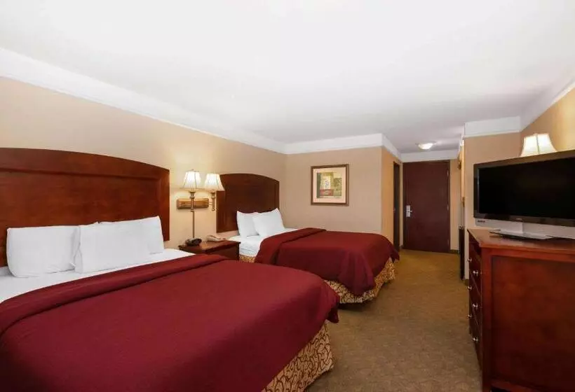 身障者適用クイーンサイズベッドルーム, La Quinta By Wyndham Dodge City