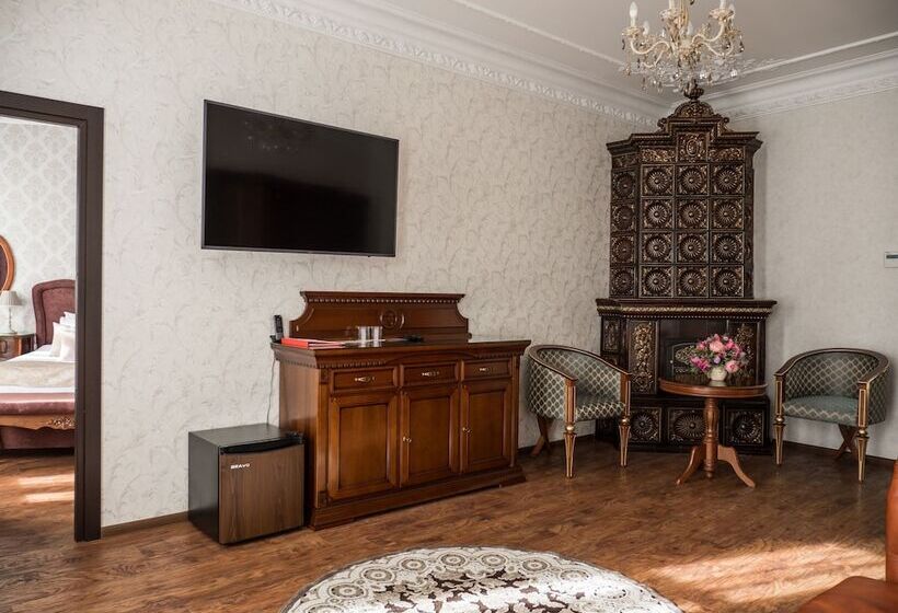 سوییت اجرایی, Nevsky Bereg 122