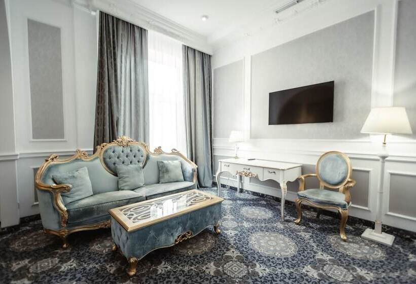 سوییت جونیور, Royal Grand